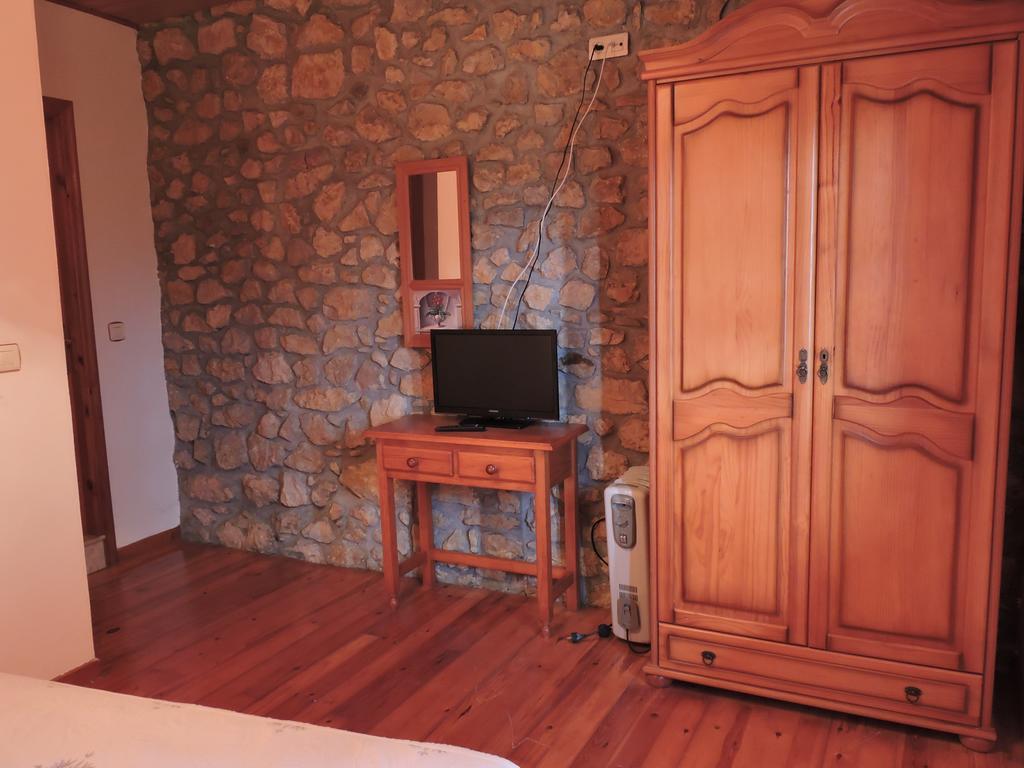 Ablanera 2 Pension Onís Buitenkant foto